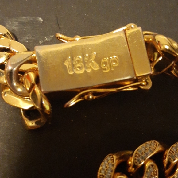 DIAMOND MIAMI CUBAN LINK CHAIN (10MM) - Picture 2 of 4